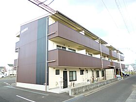 スズカレジデンス神辺  ｜ 広島県福山市神辺町字十三軒屋145-6（賃貸マンション1LDK・3階・42.75㎡） その1