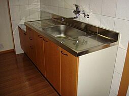 プランドール安樹 2階2LDKの室内