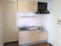 ドミール春日Ａ 1階2LDKの室内