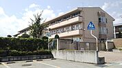 昭和町立西条小学校まで574m