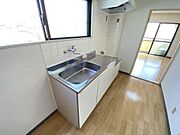 キッチン※画像は3階同タイプ