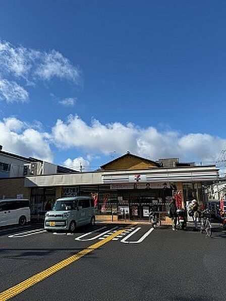 徒歩一分でセブンイレブンがあります