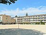 周辺：南中学校まで　849m　徒歩約11分●愛知県岡崎市戸崎町にある公立中学校。【教育目標】「知・徳・体が調和し、自律できる生徒の育成」　【校訓】「明朗にして自由　健康にして溌剌」