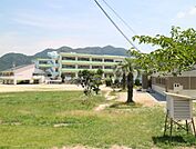 宗像市立赤間西小学校（1407m）
