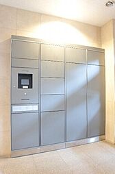 宅配ボックスも完備です