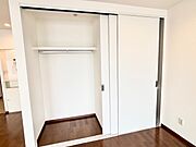 沢山の収納ができるクローゼット。