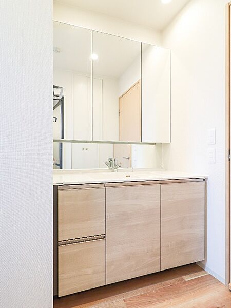 apartment 栃木県宇都宮市陽東３丁目２７－３　ウィスタリア１F