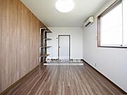 クロスはこんな感じ！照明の光が柔らかく映ります☆