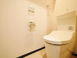 トイレは快適な温水洗浄暖房便座付き☆