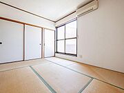 日差しがたっぷり差し込む和室♪