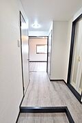 玄関からの室内
