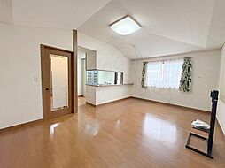 草津市南笠1丁目貸家 3階4LDKのリビング/ダイニング