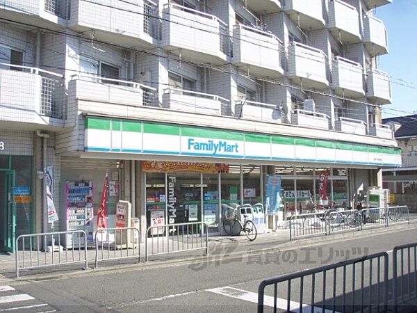 画像19:ファミリーマート　竹田駅前店まで10メートル