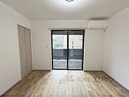 JR奈良線 新田駅 徒歩5分の賃貸アパート 1階1Kのリビング/ダイニング