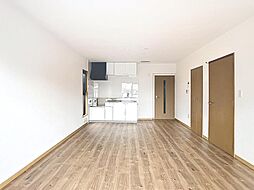 ガーデンハイツ辰巳 103 1階2LDKのリビング/ダイニング