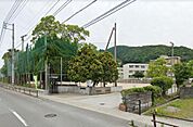 萩市立椿東小学校(1、800m)