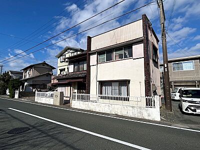 外観：【現地写真】バス停「篠原小学校」停徒歩約1分の立地です。