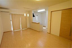 サンビレッジ室本8号地 2階1LDKのリビング/ダイニング