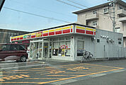 デイリーヤマザキ三豊詫間店 1045m