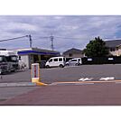 コンビニ「ローソン千曲戸倉駅前店まで628ｍ」