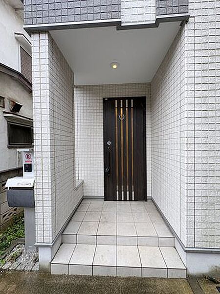 玄関を拡大表示