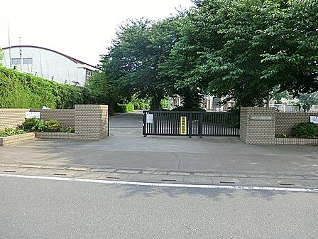 三芳町立竹間沢小学校 （徒歩9分） 720m