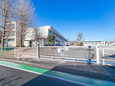 富士見市立関沢小学校 (徒歩9分) 690m