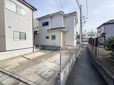 外観:2012年3月築の中古住宅。空室の為,ゆっくりとご見学いただけます。 外観:2012年3月築の中古住宅。空室の為,ゆっくりとご見学いただけます。