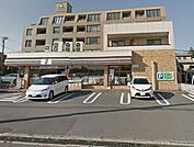 セブンイレブン横浜田奈駅東店 279m