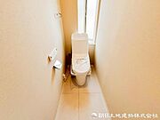 【トイレ】毎日の生活を快適にお過ごし頂けますよう、落ち着いた雰囲気です。