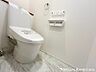 トイレ：【トイレ】 落ち着いた雰囲気でまとめられたトイレ空間。毎日の使用を快適にサポートします。