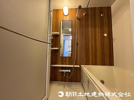 【浴室】冬の予備暖房でヒートショックなど温度差による身体への影響も軽減。家族全員の健康も守ります。