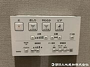 【ウォシュレット】洗浄機能付き便座を標準装備。冬の寒い時期には暖房機能も活躍。冷たい便座に座る必要が無くなります。