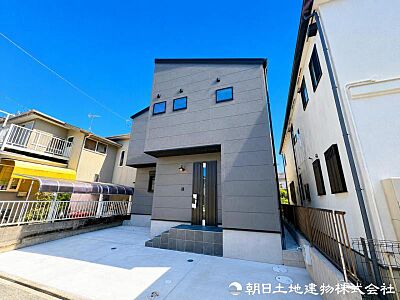 外観:洗練された外観デザインが住む方の個性を映し、時を重ねるほど街並みに馴染む佇まい。末永く愛着を持って暮らせる住まいです。年月を重ねても美しく街に馴染む住まいです。 外観:洗練された外観デザインが住む方の個性を映し、時を重ねるほど街並みに馴染む佇まい。末永く愛着を持って暮らせる住まいです。年月を重ねても美しく街に馴染む住まいです。