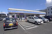 ローソン高松花ノ宮町店(コンビニ)まで334m
