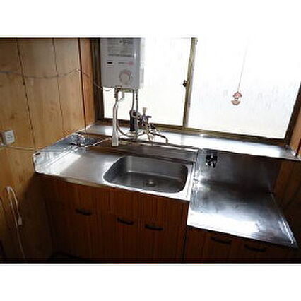 水上アパート_内装_2