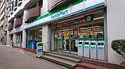 ファミリーマート 新宿中央公園店（193m）