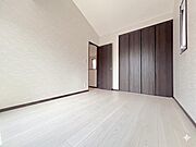 全居室収納スペース付き。住空間をスッキリ広々とお使いいただけます。