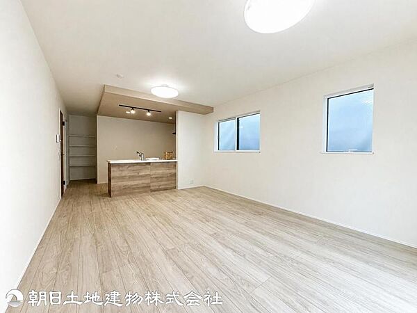 リビング/ダイニングを拡大表示