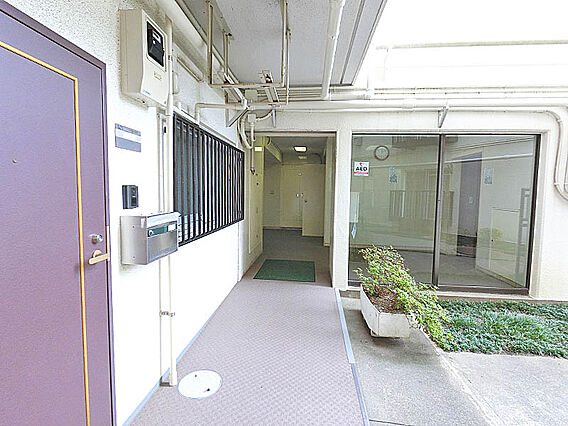 玄関アプローチ