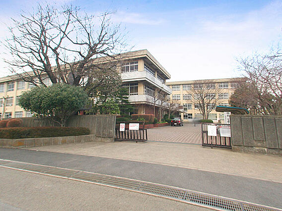 若草中学校