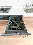 後片付けもラクラクな食器洗乾燥機付き