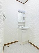 ゆとりの洗面スペースで朝の身支度もスムーズに 