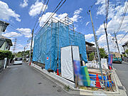南東道路に面しており陽当り良好、開放感がございます
