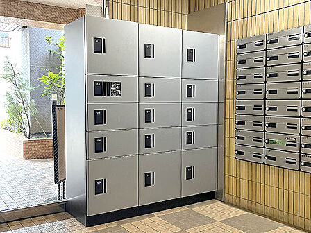 宅配ボックス付き。不在時にも荷物の受け取りが可能です