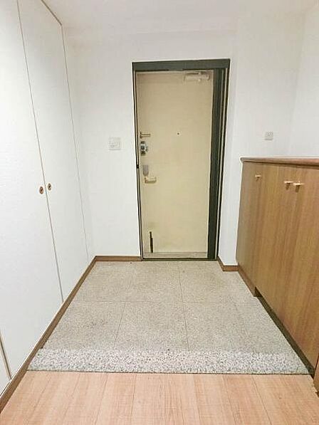 玄関がきれいに片づく大容量のシューズクローゼット