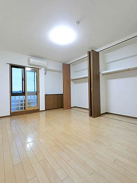 洋室を拡大表示