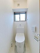温水シャワー付きトイレ、寒い日でも安心です!