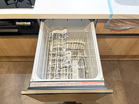 後片付けもラクラクな食器洗乾燥機付き