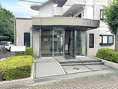 オートロックで共働きや留守の多いご家族も安心の充実したセキュリティ